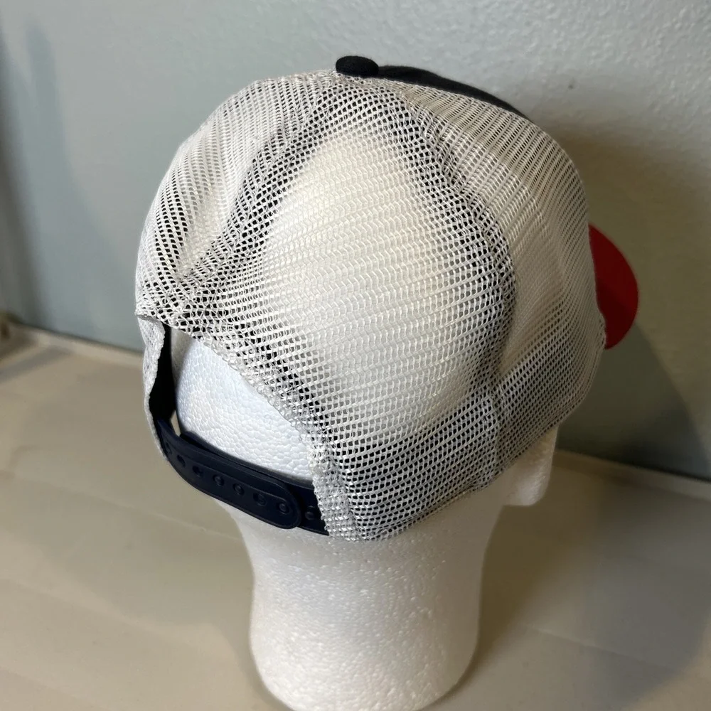 New Era Cleveland Guardians Snapback 9FIFTY Low Profile Mesh Trucker Hat Navy